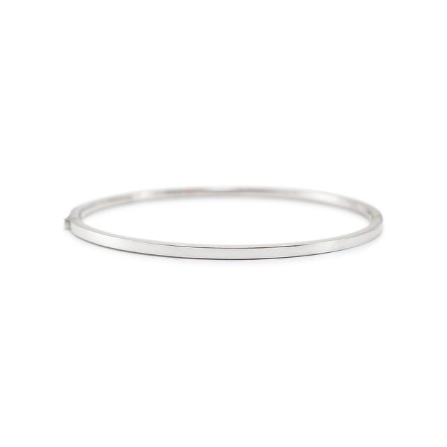 Early 21st Century 14k White Gold Half Eternity Tennis 1.35ct Diamond Bangle Bracelet For Sale - Image 5 of 7