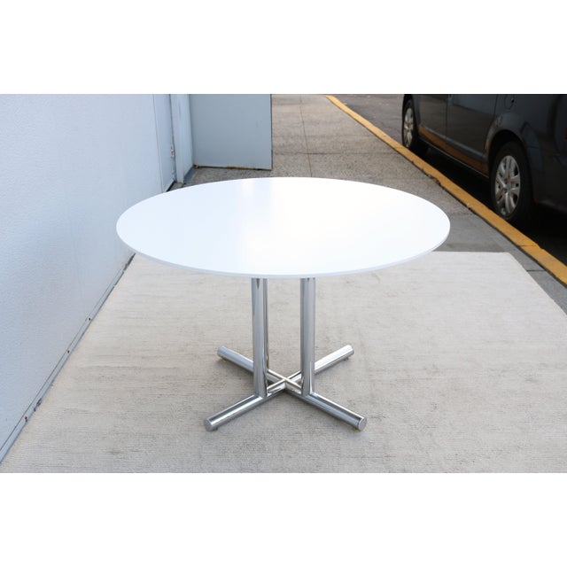 Mid-Century Modern 46" Round White Top and Polished Chrome Base Dining Table For Sale - Image 15 of 18