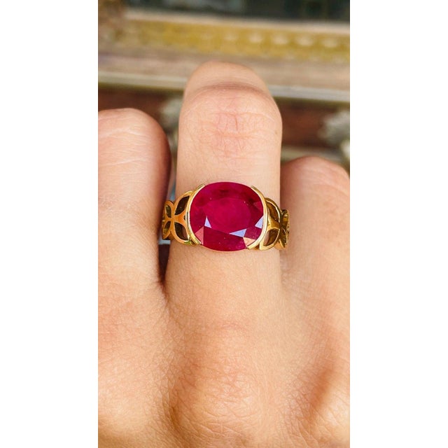 Art Deco 4.6 Carat Ruby Cocktail Ring With Engraved Ring (All Sizes Available) For Sale - Image 3 of 12