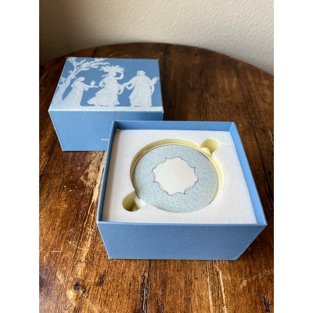 1990s 1990s Wedgwood Venice Pattern Bone China Porcelain Trinket Box With Box Made in England For Sale - Image 5 of 8