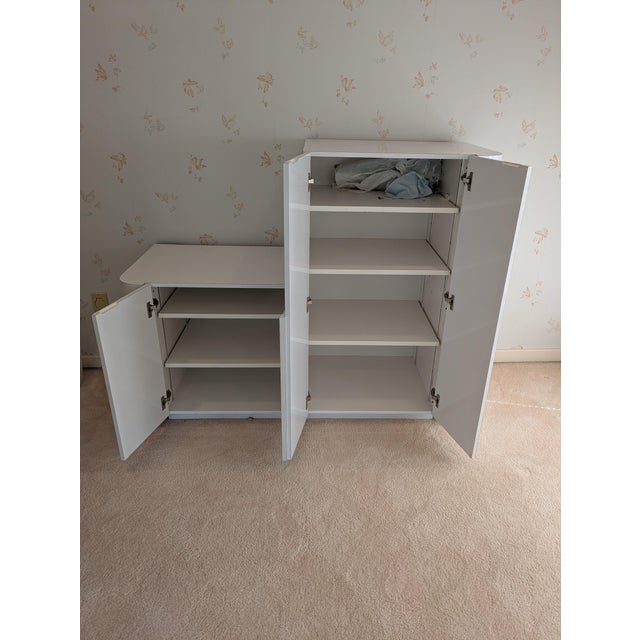 High end White Formica Dresser from the 1980"s Little used and in excellent shape