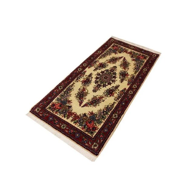 Middle Eastern Hand-Knotted Sarough Rug For Sale - Image 4 of 11