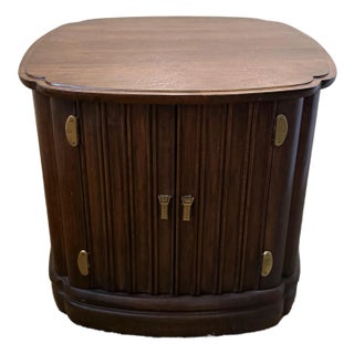 Vintage Davis Cabinet Company (Henredon)Mid Century Modern Walnut Drum Clover Side Table For Sale