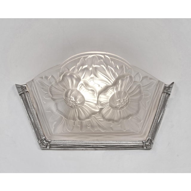 Art Deco 1930s Mouynet & Verdun French Art Deco Floral Glass Wall Sconces - A Pair For Sale - Image 3 of 12