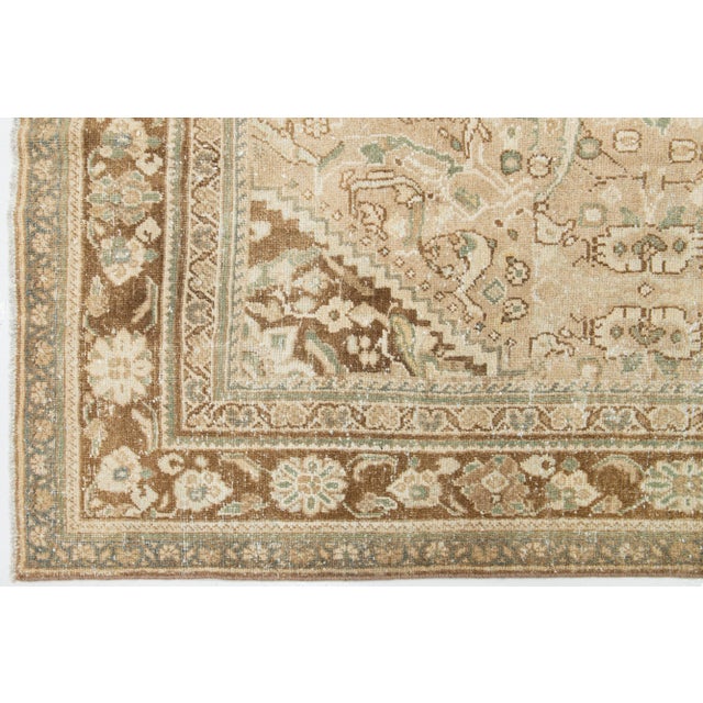1930s Beige Mahal Persian Wool Rug Handmade With Floral Pattern For Sale In New York - Image 6 of 9