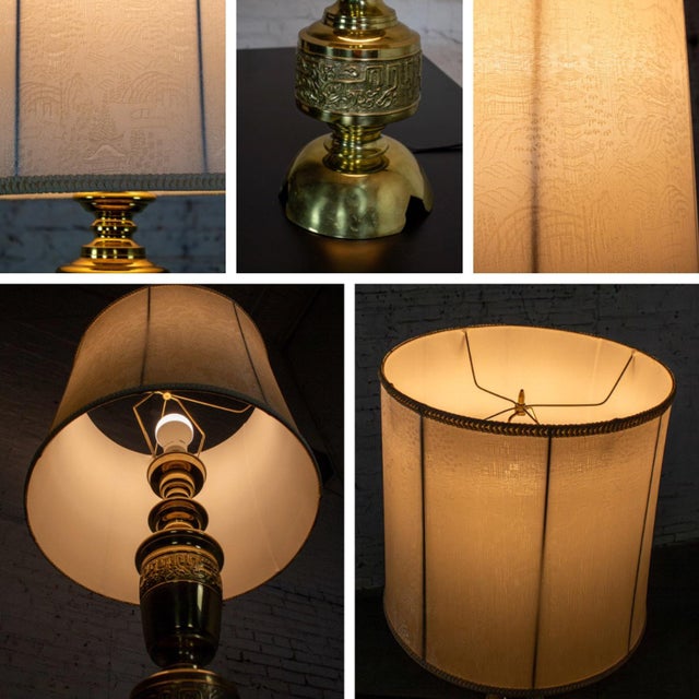 Mid-20th Century Chinoiserie Hollywood Regency Table Lamp Cast Brass W/Damask Fabric Shade For Sale - Image 15 of 18