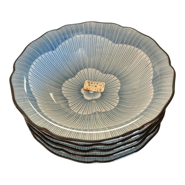Late 20th Century Set of 5 Japanese Porcelain Floral Linework Bowls | Blue & White Scalloped Serving Bowls | Los Angeles Collection For Sale