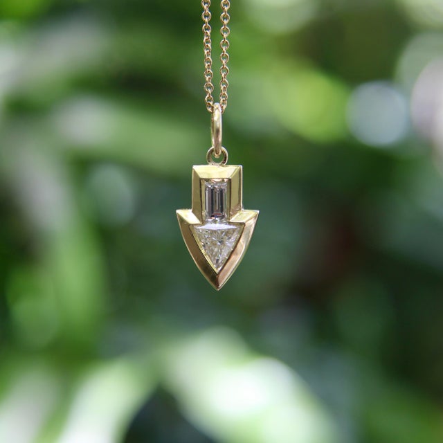 Gold 18k Gold Diamond Arrow Pendant For Sale - Image 8 of 9