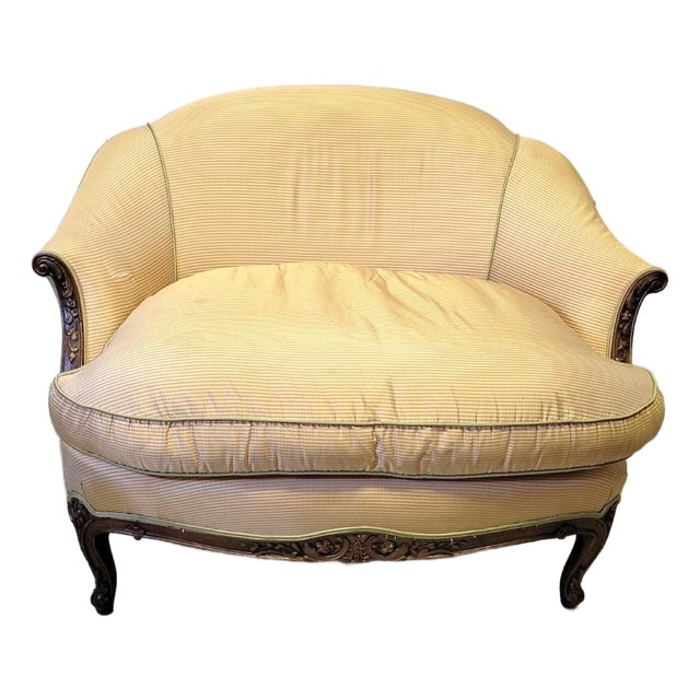 Antique French Louis XV Style Carved Walnut Settee Loveseat, Early 20th Century For Sale