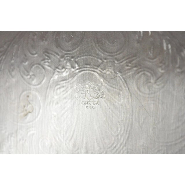 Vintage Oneida Edwardian Style Silver Plated Oval Etched Serving Platter Tray For Sale - Image 9 of 11