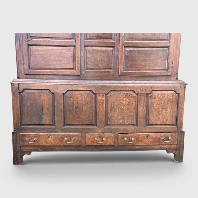 A Substantial Period Oak Linen Cabinet / Armoire c.1780 For Sale - Image 9 of 9