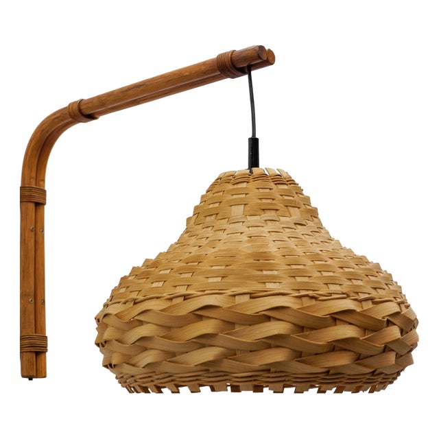 Mid-Century Modern Wall Lamp in Bamboo and Rattan Wickerwork, 1960s For Sale