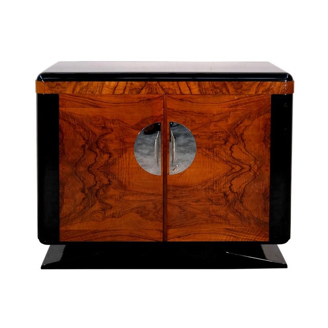 Small Art Deco Sideboard in Walnut with Black High-Gloss Lacquer Accents, 1930s For Sale - Image 10 of 10