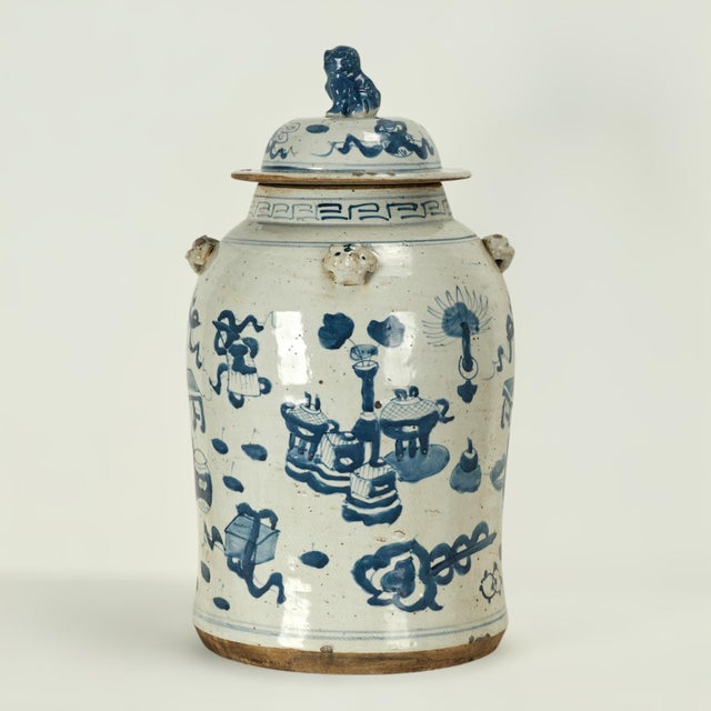 Pair of Antique Chinese Blue and White Porcelain Lidded Jars or Urns For Sale - Image 15 of 16