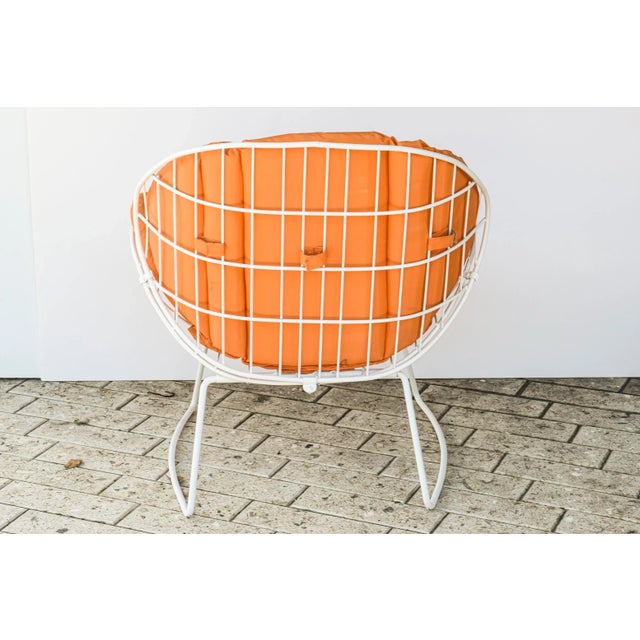 Vintage 1960's White Painted Iron Garden and Patio Furniture Style of Salterini Set of 4 For Sale - Image 10 of 13