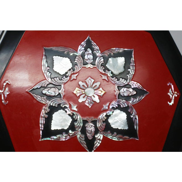 Vintage Octagonal Red and Black Lacquered Box With Mother of Pearl Inlay For Sale In Tampa - Image 6 of 13