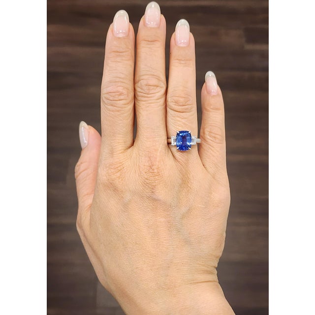 Modern 4.36 Ct GRS Certified Sapphire & Diamond Ring, Size 6.5 For Sale - Image 3 of 10