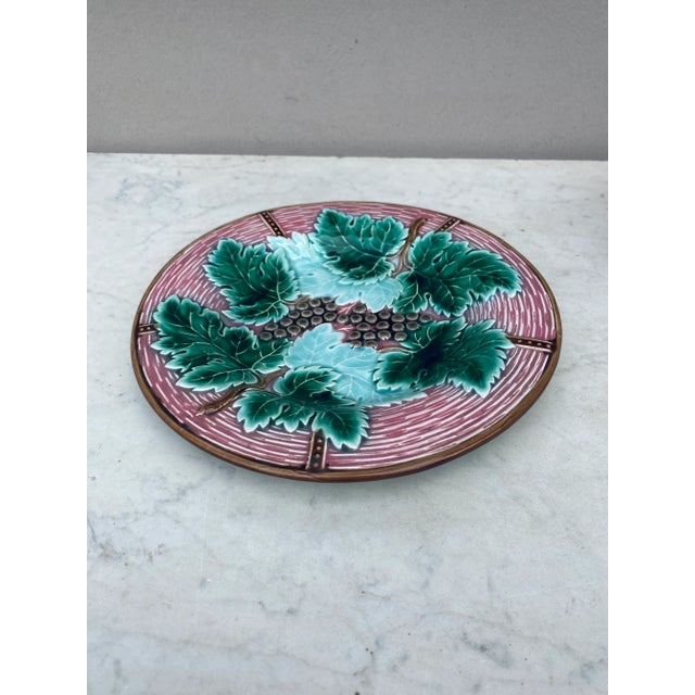 Rustic Majolica Grape Plate Villeroy & Boch, Circa 1880 For Sale - Image 3 of 6
