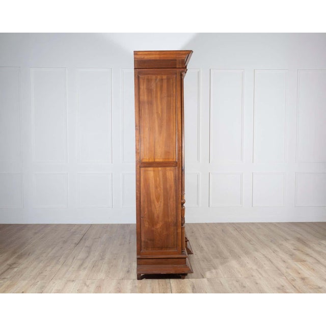 French Solid Walnut Bookcase with Carved Columns, Late 19th Century For Sale In Atlanta - Image 6 of 16