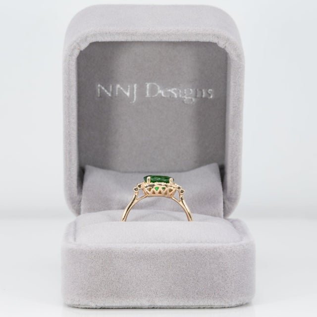 1.8Ct Tsavorite Garnet Ring With Earth-Mined Diamond Accents: Solid 14k Gold, Size 6.75 For Sale - Image 4 of 9