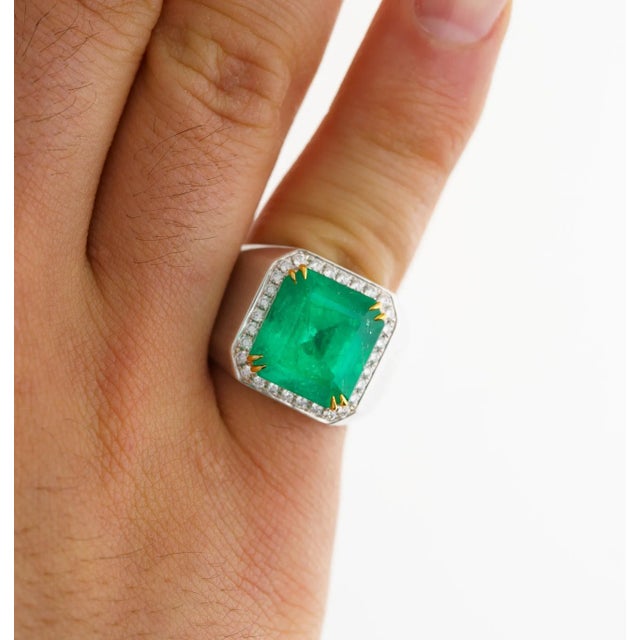 GRS 9.54 Carat Colombian Emerald Insignificant Oil and Diamond Halo Mens Ring, Size 8.5 For Sale - Image 10 of 11