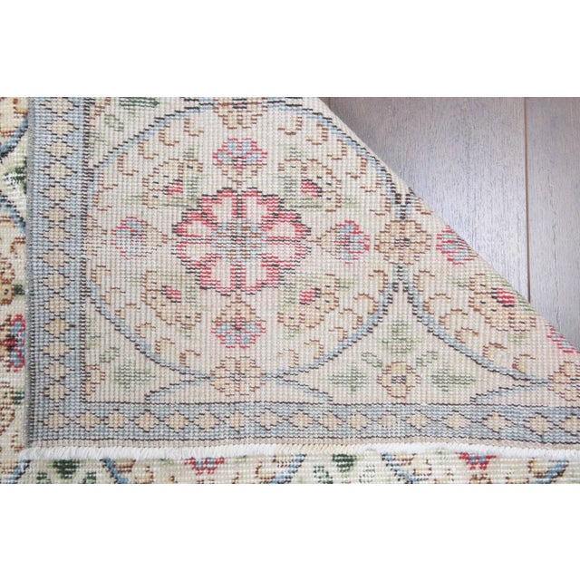 1970s Turkish Oushak Handmade Wool Cotton Beige Area Rug For Sale - Image 6 of 10