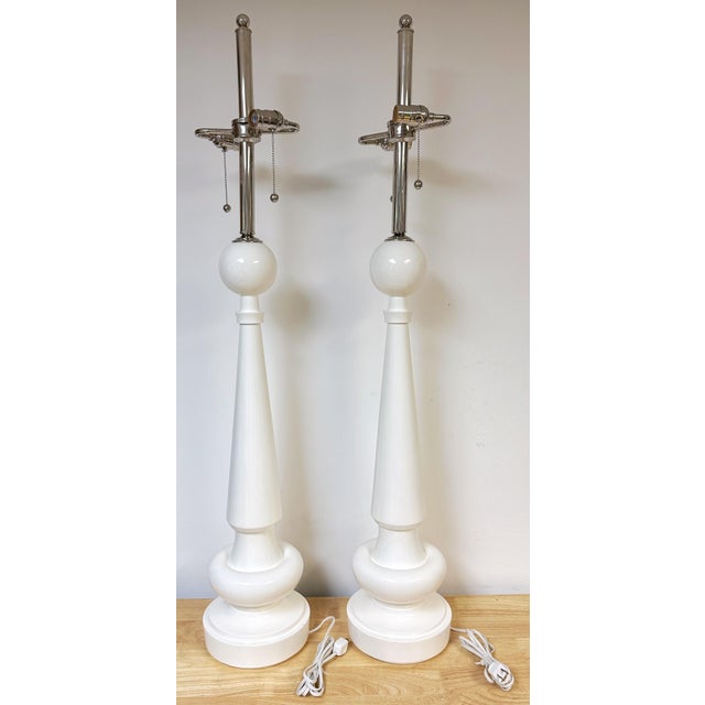 Mid-Century Modern Pair of Monumental Mid-Century White Lacquer and Nickel Sculptural Table Lamps For Sale - Image 3 of 9
