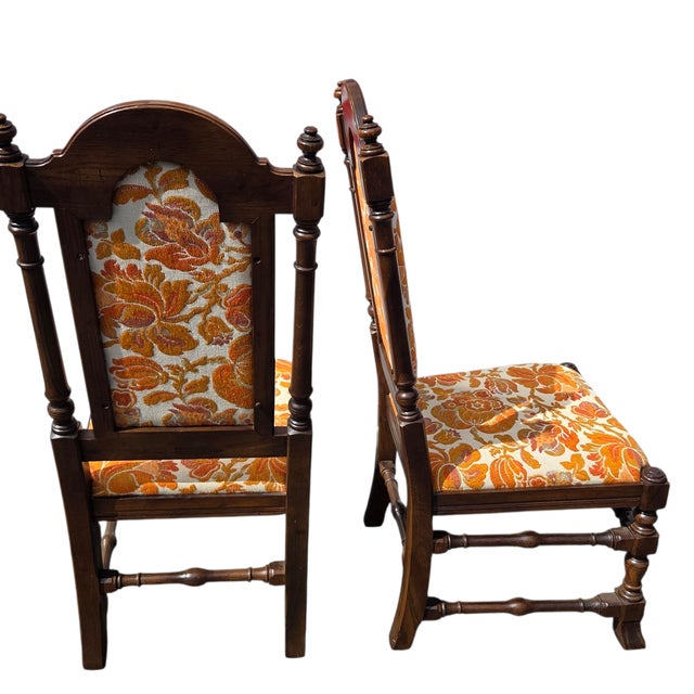 1970s Ethan Allen Jacobean Royal Charter Oak Dining Room Side Chairs Gothic Pair For Sale - Image 13 of 17