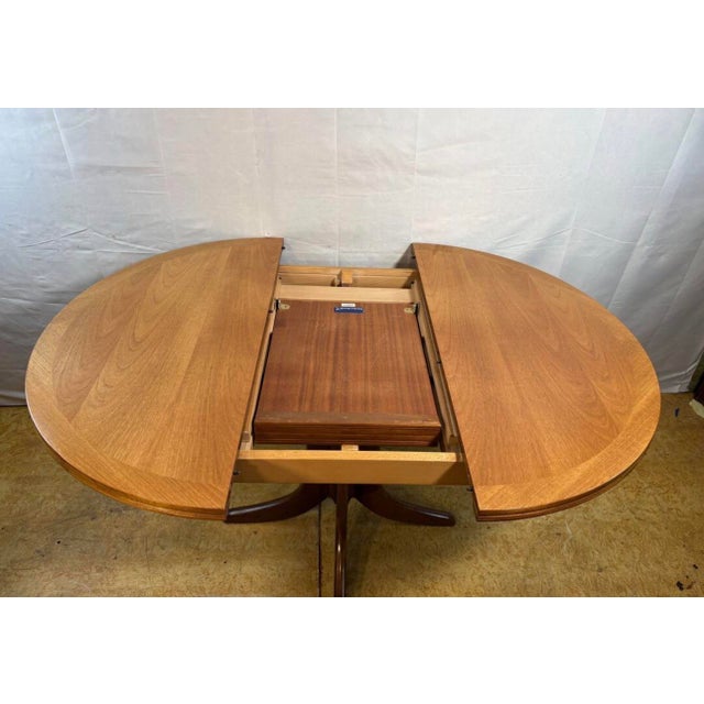 Vintage Extending Round Dining Table in Teak by Parker Knoll, 1970 For Sale - Image 6 of 13