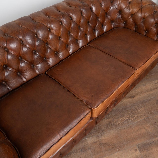 Traditional 20th Century Spanish Brown Vintage Leather Chesterfield Sofa For Sale - Image 3 of 18
