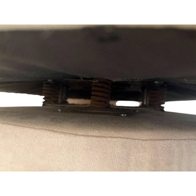 Textile 1980s Attributed to Vladimir Kagan for Directional " Winback Swivel ". For Sale - Image 7 of 14