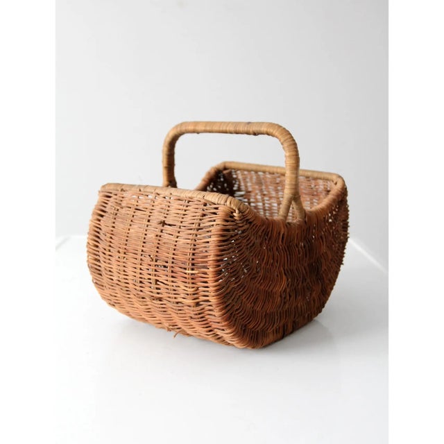 Farmhouse Vintage Wicker Gathering Basket For Sale - Image 3 of 12