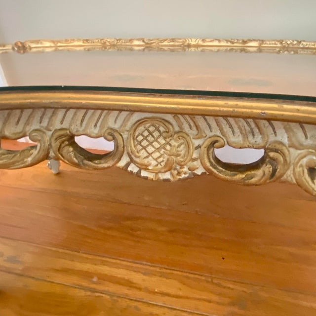 1940s French Provincial Style Kidney-Shaped 5 Leg Coffee Table With Inlaid Marquetry Top and Glass Overlay For Sale - Image 4 of 18