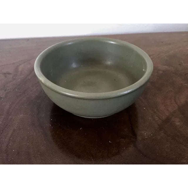 American Antique American Art Pottery Arts & Crafts Green Porcelain Bowl Marked USA For Sale - Image 3 of 10