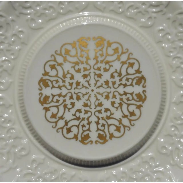 Lenox Vintage Lenox Embossed Ivory & 24 Kt Gold Gilt Dinner Plate | Hollywood Regency Formal China For Sale - Image 4 of 6