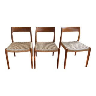 Mid-Century Danish Dining Chairs - Møller 77 by j.l. Møllers Møbelfabrik Set of 3 For Sale