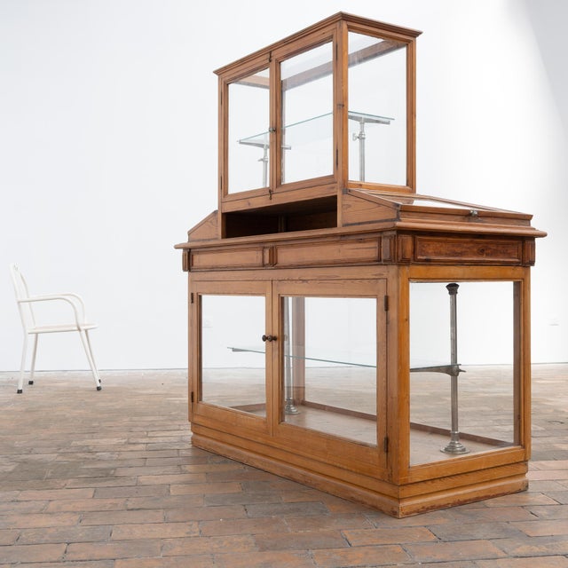 Antique Display Case in Glass and Pine, 1920 For Sale - Image 11 of 18