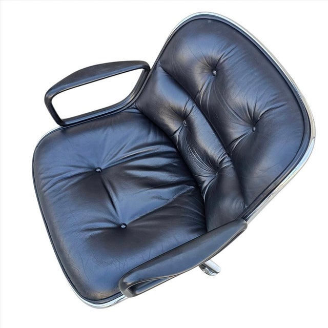 1980s MCM to Modern Executive Armchair by Charles Pollock for Knoll Black Leather & 4 Prong Swivel Base For Sale - Image 5 of 18