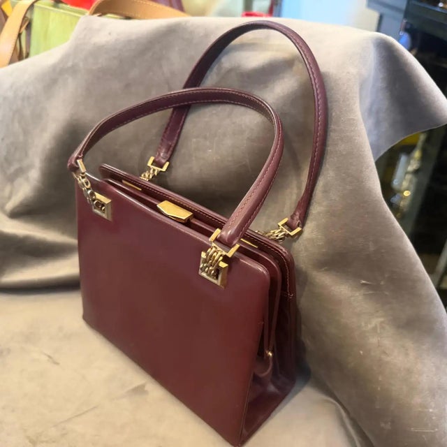 Burgundy A 1960s Gucci Vintage Red Leather and Brass Hardware Evening Bag For Sale - Image 8 of 18