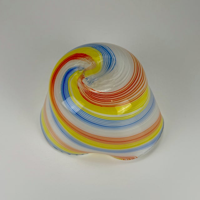 Mid-Century Swirl Murano Glass Fazzoletto Bowl or Vase attributed to Gino Cenedese, 1970s For Sale - Image 7 of 8