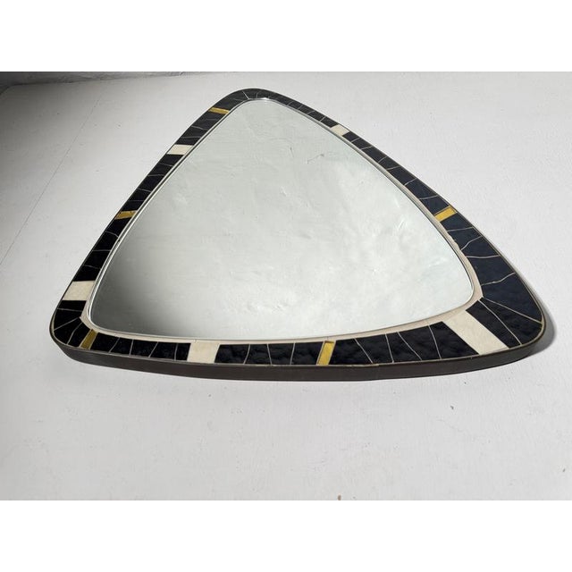 Metal Mid-Century Modern Asymmetrical Mosaic and Brass Free-Form Mirror from Muller, 1950s For Sale - Image 7 of 18