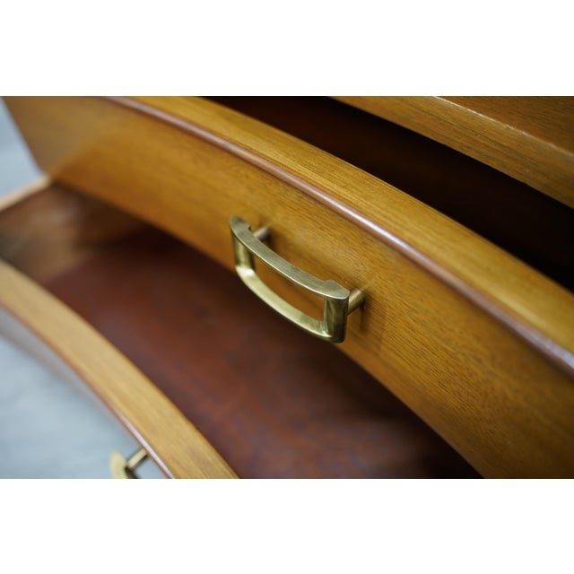 Johnson Furniture Company Pair of Paul Frankl for Johnson Furniture Walnut and Brass Nightstands End Tables For Sale - Image 4 of 14