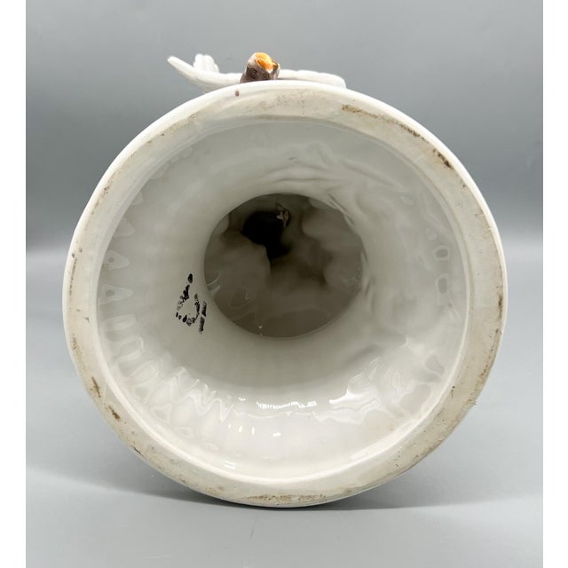 White Oversized Vintage Capodimonte Lovebirds Sculpture – Italian Ceramic Doves Figurine For Sale - Image 8 of 11