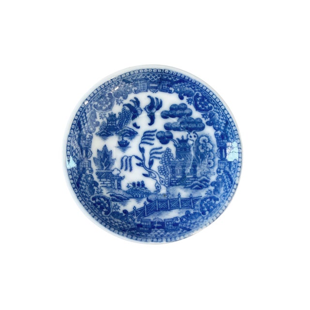 #696 Vintage Blue and White Willow Pattern Decorative Set of 8 Plates Made in Japan For Sale - Image 4 of 9