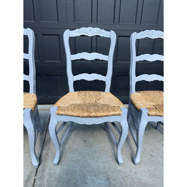 Shabby Chic Late 20th Century French Country Ladder Back Rush Seat Dining Chairs – Set of 6 For Sale - Image 3 of 9