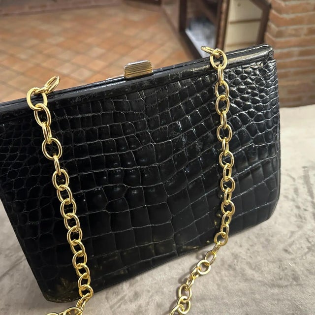 An Elegant 1950s Retro Black Leather and Brass Italian Shoulder Bag For Sale - Image 6 of 13