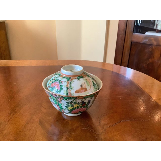 Chinese Antique Late 19th Century Rose Medallion China Candle Holder For Sale - Image 3 of 7