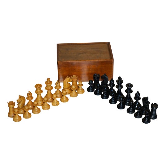 Small Antique Victorian Staunton Pattern Chess Pieces in Box, 1860s, Set of 33 For Sale