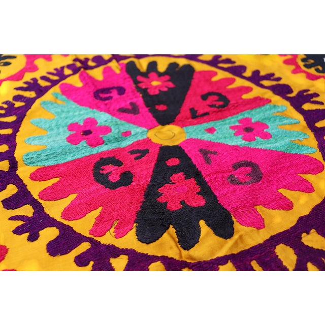 1920s Vintage Hand Embroidered Suzani Wall Hanging, 1920s For Sale - Image 5 of 18