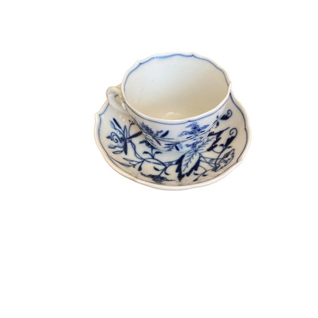 Meissen Porcelain Mid 20th Century Vintage Meissen Blue Onion Espresso Cup and Saucer For Sale - Image 4 of 9